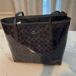 Coach City Tote Bag in Signature Canvas sv/dark denim